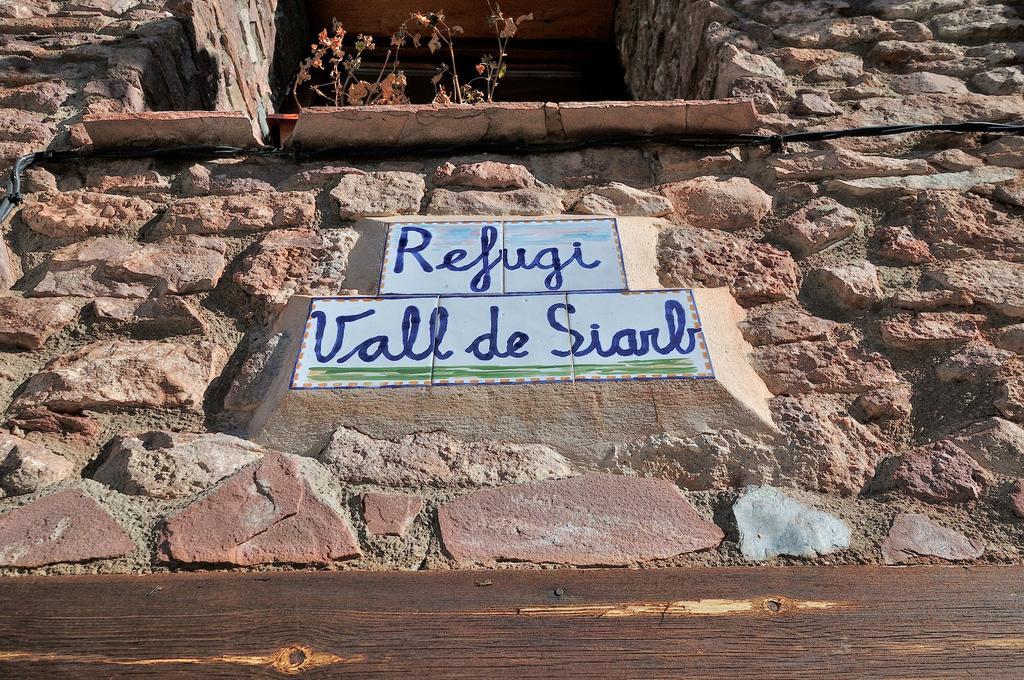 بيت شباب Refugi Rural Vall De Siarb Llagunes المظهر الخارجي الصورة